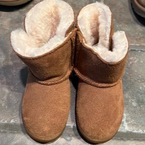 Uggs Keelan Toddler Boots size 7